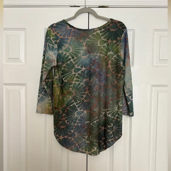 Karen Kane Blue and Green Graphic 3/4 Sleeve Tunic - Picture 6 of 8